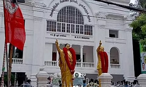 அதிமுக பொதுக்குழு வழக்கில் இன்று தீர்ப்பு; தலைமை அலுவலகத்துக்கு பலத்த போலீஸ் பாதுகாப்பு