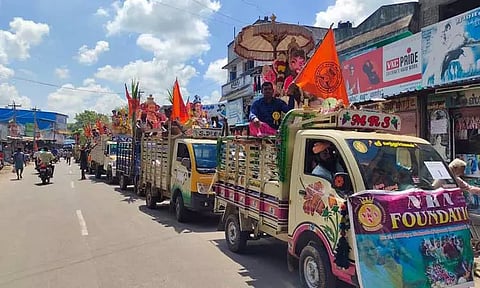 திருவெண்ணெய்நல்லூல் விநாயகர் சிலைகள் ஊர்வலம் பலத்த போலீஸ் பாதுகாப்புடன் நடைபெற்றது