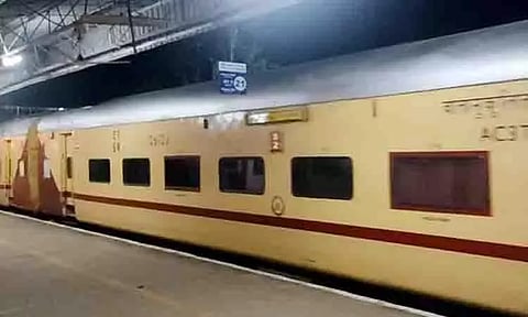 தென்மாவட்ட ரெயில்களில் 12-ந் தேதி வரை கூடுதல் பெட்டிகள் இணைப்பு