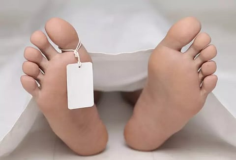 ஜல்லிக்கட்டு காளை உதைத்ததில் பிளஸ்-1 மாணவர் சாவு