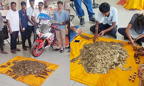 பைக் வாங்க 10 ரூபாய் நாணயங்களை மூட்டை கட்டி கொண்டு வந்த இளைஞர் - திகைத்த ஷோரூம் ஊழியர்கள்