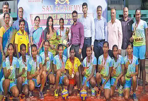 கைப்பந்து போட்டி: புரசைவாக்கம் பெண்கள் அரசு பள்ளி 'சாம்பியன்'