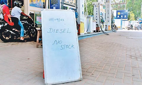 சென்னையில் தொடர்ந்து 2வது நாளாக டீசல் தட்டுப்பாடு - வாகன ஓட்டிகள் சிரமம்
