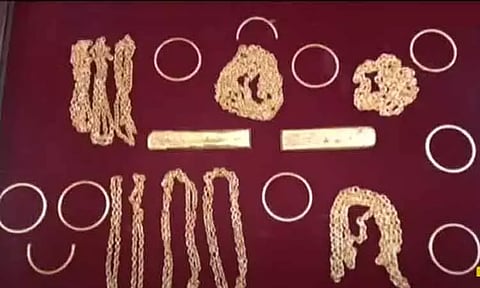 சார்ஜாவில் இருந்து கோவைக்கு 3.5 கிலோ தங்கம் கடத்தல் - 7 பேர் கைது