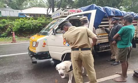 போலீசார் தீவிர வாகன சோதனை