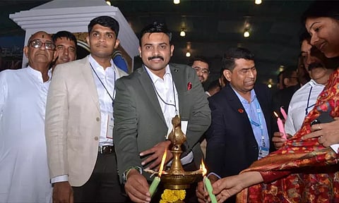 அகமதாபாத் கண்காட்சியில் தமிழக சுற்றுலா அரங்கம்; அமைச்சர் மதிவேந்தன் திறந்து வைத்தார்