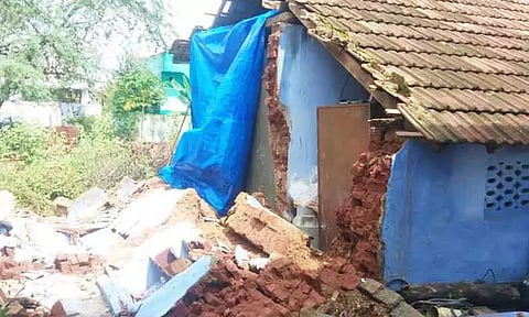 பலத்த மழைக்கு வீடு சேதம்