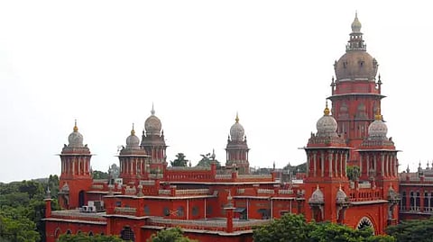 அ.தி.மு.க. அலுவலகத்தில் இருந்து ஆவணங்கள் எடுத்துச்சென்ற விவகாரம்: ஐகோர்ட்டில் இன்று விசாரணை