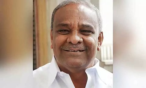 கர்நாடக உணவுத்துறை மந்திரி மாரடைப்பால் காலமானார்