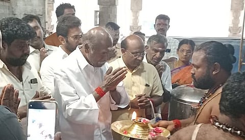 கொல்லங்குடி கோவிலில் புதுச்சேரி முதல்-மந்திரி சாமி தரிசனம்