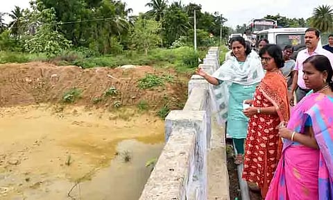 மருதையாறு வடிநில கோட்ட பகுதிகளில் தூர்வாரும் பணி