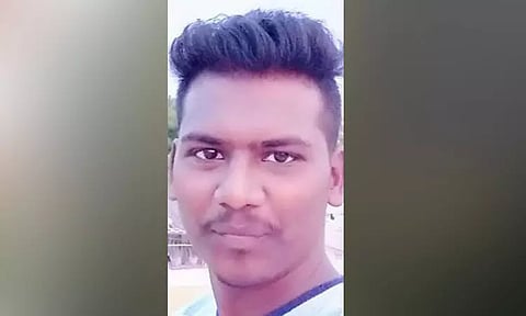 திண்டுக்கல்: கோழியை கடித்த நாயின் உரிமையாளர் குத்திக் கொலை - வாலிபர் வெறிச்செயல்...!