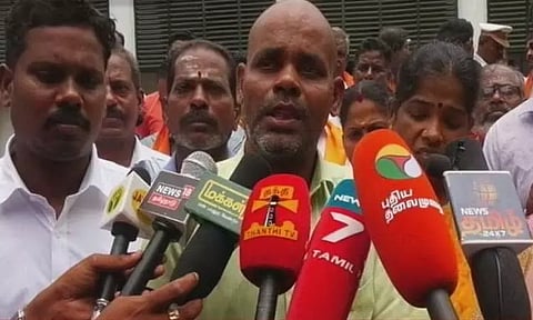சிறுவன் விஷம் வைத்து கொல்லப்பட்ட விவகாரம்: சிபிஐ விசாரணை கோரி ஆட்சியரிடம் பெற்றோர் மனு