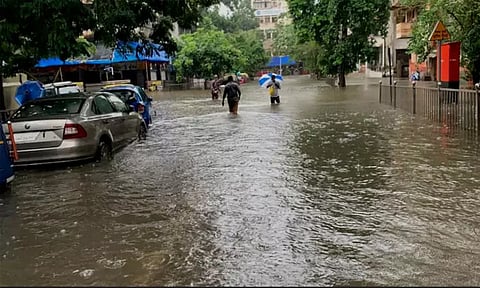 பெங்களூருவில் நாளை கனமழை பெய்யும் வானிலை ஆய்வு மையம் தகவல்