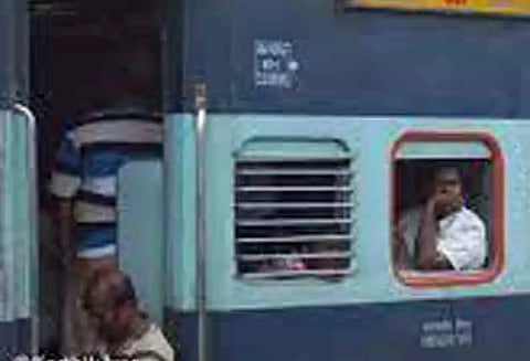 மதுரை-செங்கோட்டை பாசஞ்சர் ரெயில் 15-ந் தேதி வரை ரத்து