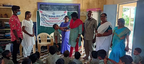 தூசி அரசு உயர்நிலைப்பள்ளி மாணவர்களுக்கு குடற்புழு நீக்க மாத்திரைகள்