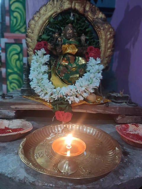 பொன்னியம்மன் கோவிலில் பவுர்ணமி பூஜை