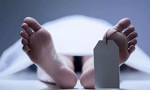 மரம் மீது உயர் அழுத்த மின்கம்பி அறுந்த விழுந்து 3 பேர் பலி, ஒருவர் காயம்