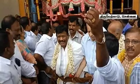 திருவேற்காடு தேவி கருமாரி அம்மன் கோவில் தேரோட்டம் - அமைச்சர் நாசர் தொடங்கி வைத்தார்