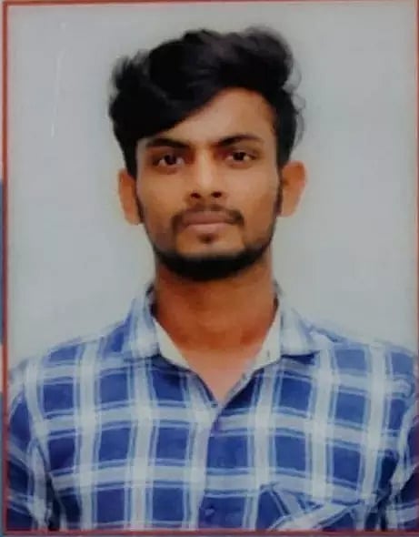 ஓட்டப்பிடாரம் அருகே கல்லூரி மாணவர் தூக்குப்போட்டு தற்கொலை-காரணம் என்ன? போலீசார் விசாரணை