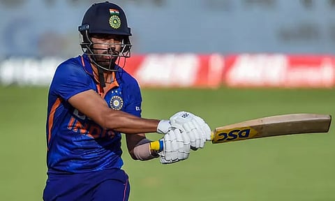 20 ஓவர் உலகக்கோப்பை: தீபக் சஹாரை சேர்ப்பது இந்திய அணிக்கு பலன் கொடுக்கும்- சுனில் கவாஸ்கர்