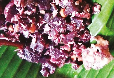 பீட்ரூட் பொரியலில் இறந்த எலியின் தலை ஓட்டல் மீது நடவடிக்கை எடுக்க கோரி போராட்டம்