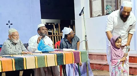 மாணவர்களுக்கு பரிசு