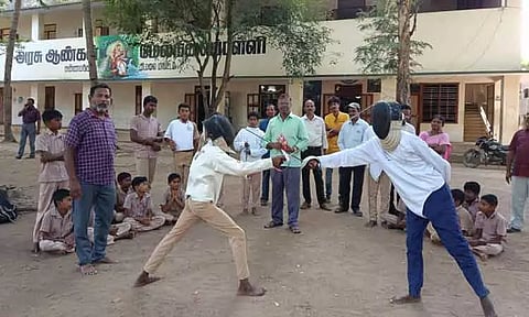 வாள் சண்டை பயிற்சி