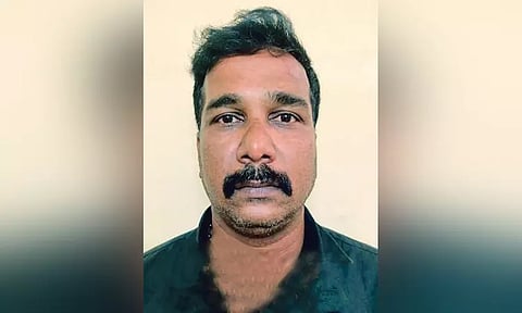 துபாயில் இருந்து தங்கம் கடத்தி வந்தவரை தாக்கிய வழக்கில் - போலீஸ்காரர் கைது