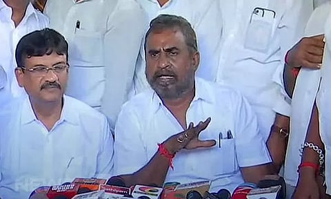 லஞ்ச ஒழிப்புத்துறை சோதனை மூலம் மின் கட்டண உயர்வை திசை திருப்ப முயற்சிக்கிறார்கள் - முன்னாள் அமைச்சர் வேலுமணி