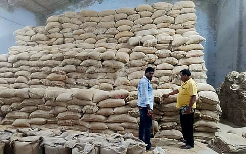 நெல் அரவை ஆலைகளில் போலீசார் சோதனை