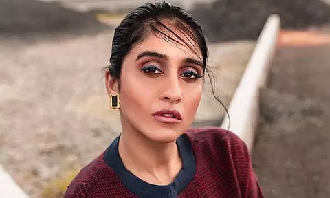 "ஆண்களும் மேகியும் ஒன்று" நடிகை ரெஜினா சொன்ன ஆபாச நகைச்சுவை அதிர்ந்த நெட்டிசன்கள்