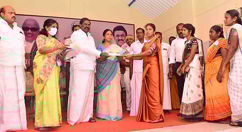 257 பயனாளிகளுக்கு நலத்திட்ட உதவிகள்