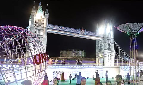 நாகர்கோவிலில் 3 ஆண்டுகளுக்கு பிறகு கண்கவர் பொருட்காட்சி - லண்டன் பிரிட்ஜில் ஏறி பொதுமக்கள் உற்சாகம்