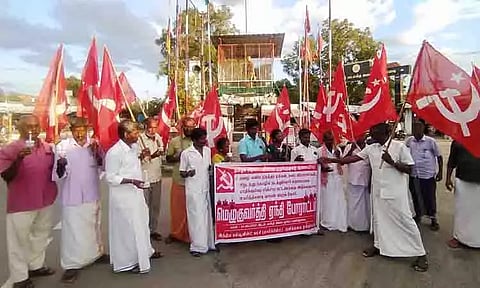 மின்கட்டண உயர்வை கண்டித்து மெழுகுவர்த்தி ஏந்தி போராட்டம்