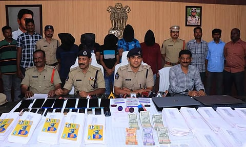 சித்தூர்: ஆன்லைன் மோசடியில் ஈடுபட்ட 5 பேர் கைது - ரொக்கம், செல்போன்கள், ஏ.டி.எம்.கார்டுகள் பறிமுதல்