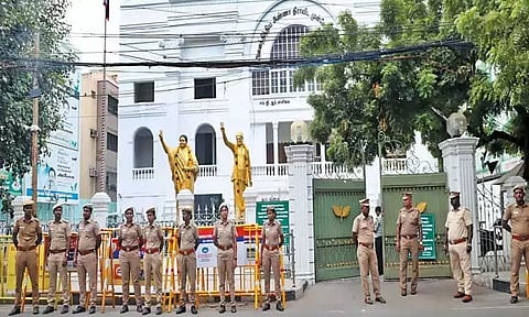 அதிமுக தலைமை அலுவலகத்தில் மீண்டும் சிபிசிஐடி போலீசார் விசாரணை