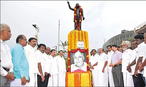 தமிழக அரசு சார்பில் அண்ணா பிறந்தநாள் கொண்டாட்டம்\