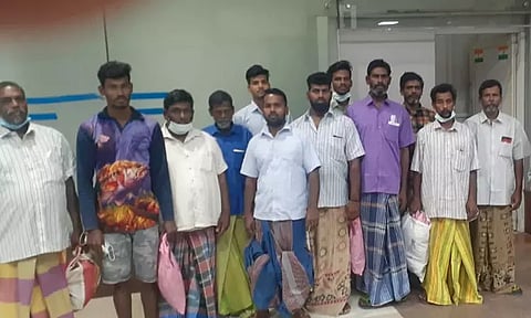 இலங்கை சிறையில் இருந்து விடுவிக்கப்பட்ட 12 நாகை மீனவாகள் சென்னை வந்தனா