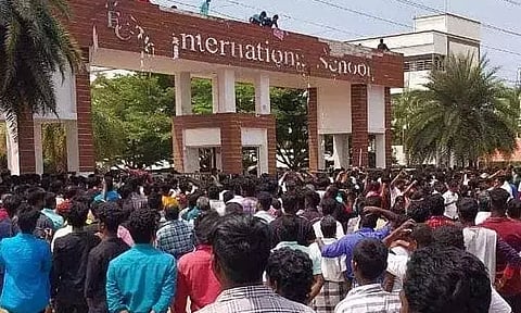 கள்ளக்குறிச்சி கலவரம்: வன்முறையில் ஈடுபட்ட 4 பேருக்கு குண்டாஸ் - கலெக்டர் உத்தரவு