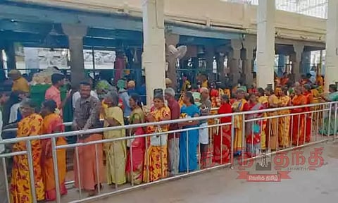 இருக்கன்குடி மாரியம்மன் கோவிலில் மாவிளக்கு எடுத்து பக்தர்கள் வழிபாடு