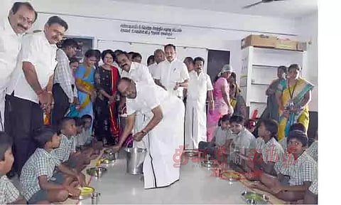 புதுக்கோட்டை தொடக்கப்பள்ளியில் காலை உணவு திட்டம்