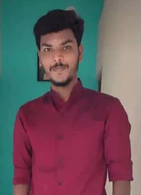 ரெயிலில் அடிபட்டு அரசு ஊழியர் பலி