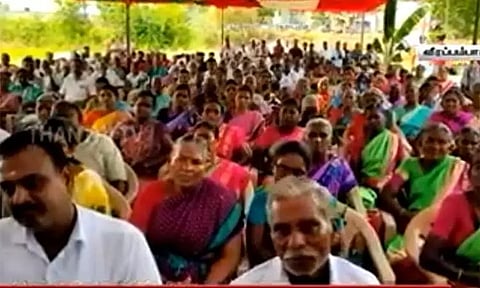 மயானத்திற்கு செல்ல பாதை வசதி... நிலம் வழங்கிய விவசாயிகளுக்கு கறி விருந்துடன் பாராட்டு விழா