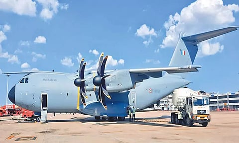 எரிபொருள் நிரப்ப சென்னையில் தரை இறங்கிய பிரான்ஸ் நாட்டு விமானப்படை போர் விமானம்