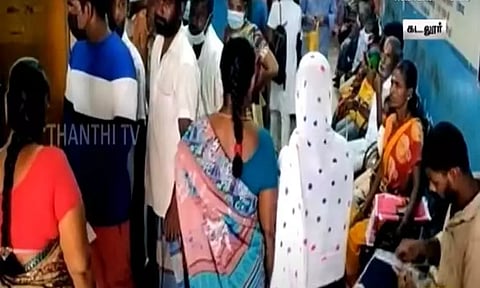 தமிழகத்தை மிரட்டும் ப்ளூ காய்ச்சல்... கடலூரில் நிரம்பி வழியும் மருத்துவமனைகள்