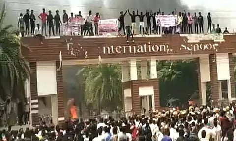 தீயில் எரிந்து சேதம்: கனியாமூர் தனியார் பள்ளி மாணவர்களுக்கு விரைந்து சான்றிதழ்கள் வழங்க பெற்றோர்கள் கோரிக்கை