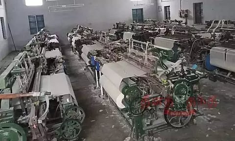 மின்கட்டண உயர்வு - கோவை, திருப்பூரில் 5-வது நாளாக தொடரும் வேலை நிறுத்த போராட்டம்..!