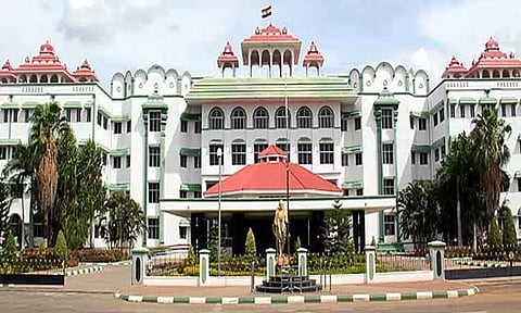 மதுரை ஐகோர்ட் கிளையில் தூத்துக்குடி துப்பாக்கிச்சூடு சம்பவம் தொடர்பான வழக்குகள் முடித்து வைப்பு