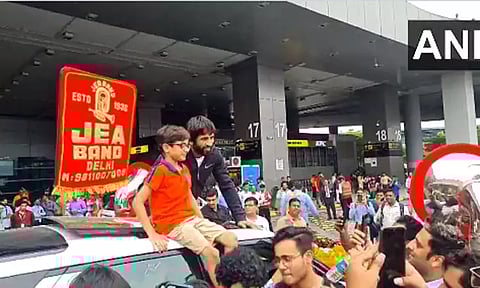 உலக மல்யுத்த சாம்பியன்ஷிப்பில் பதக்கம் வென்ற பஜ்ரங் பூனியாவுக்கு டெல்லியில் உற்சாக வரவேற்பு